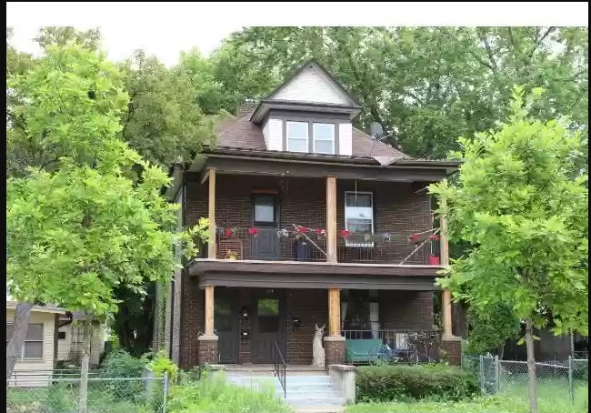 Primary Photo - 1223 5th St NE