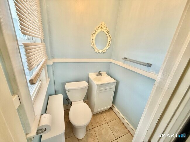 Foto del edificio - 26 Bridgeport Ave