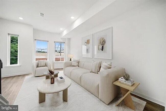 Foto del edificio - 1305 W Clearfield St