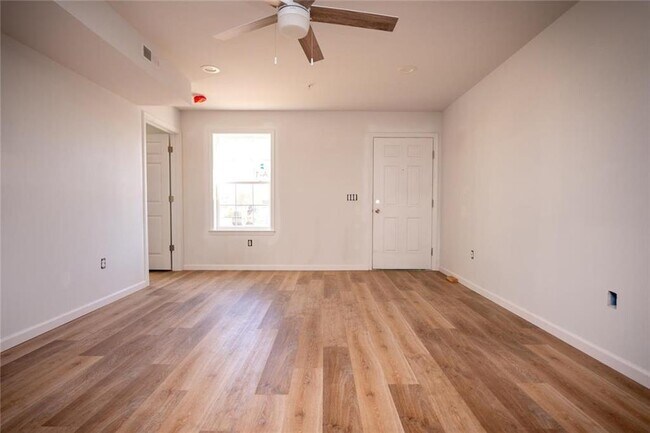 Building Photo - 5600 Coplay Rd