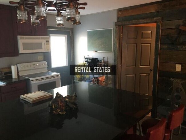 Building Photo - 2 bedroom in Mill Spring NC 28756
