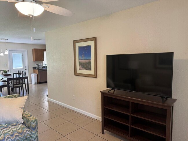 Foto del edificio - 5732 NE 33rd St