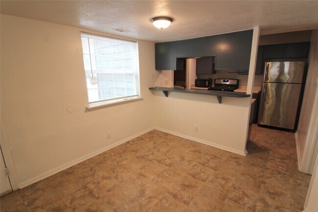 Building Photo - 6800 Trendal Ln