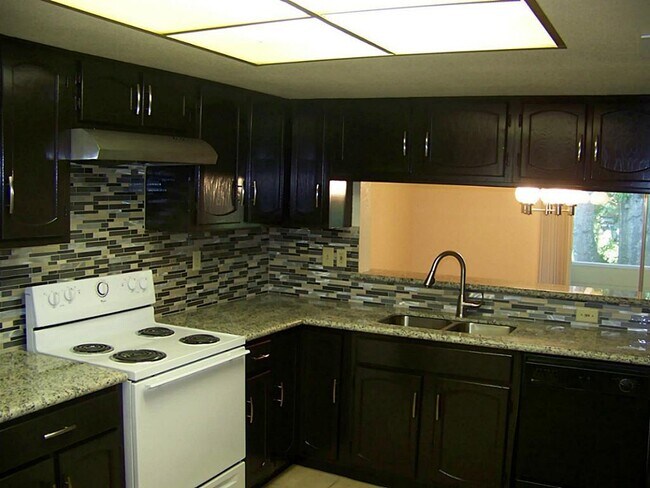 Building Photo - 14555 Wunderlich Dr