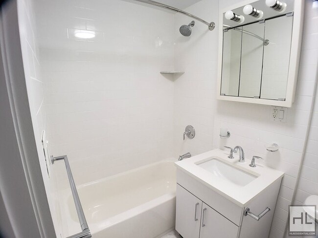 Foto del edificio - EAST 49 STREET