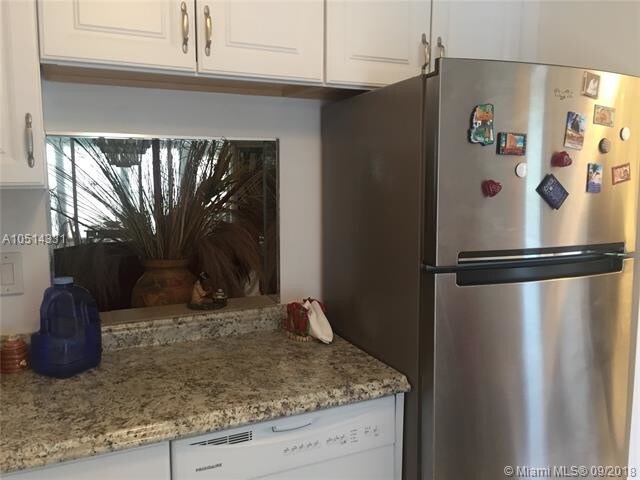 Foto del edificio - 5901 NW 61st Ave