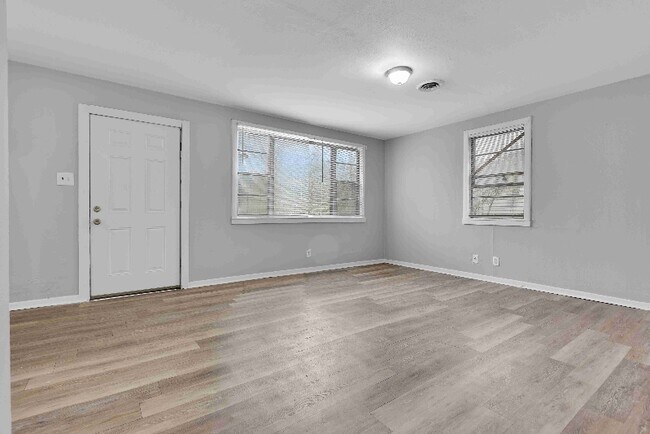 Building Photo - 3109 W 17th St