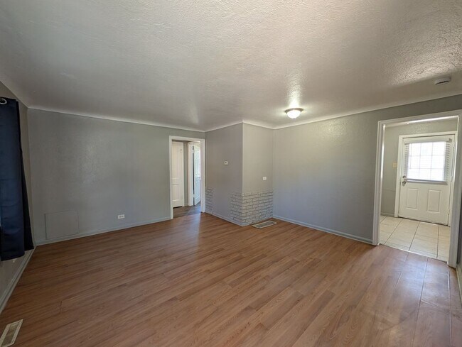 Building Photo - 1523 Uinta St