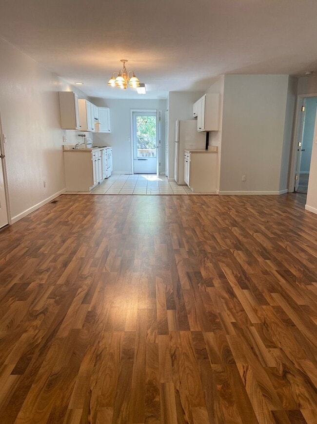 Building Photo - Single-Family Home in Branson