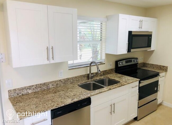 Building Photo - 3 br, 2 bath House - 2612 50th St SW UNIT