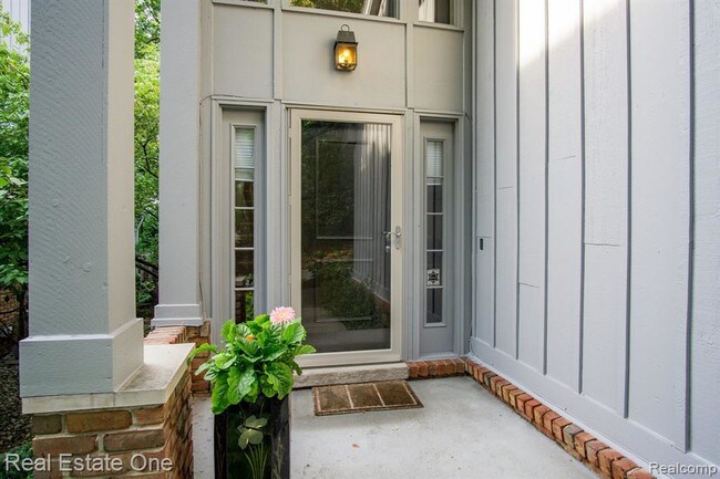 Building Photo - 4908 Fairway Ridge Cir