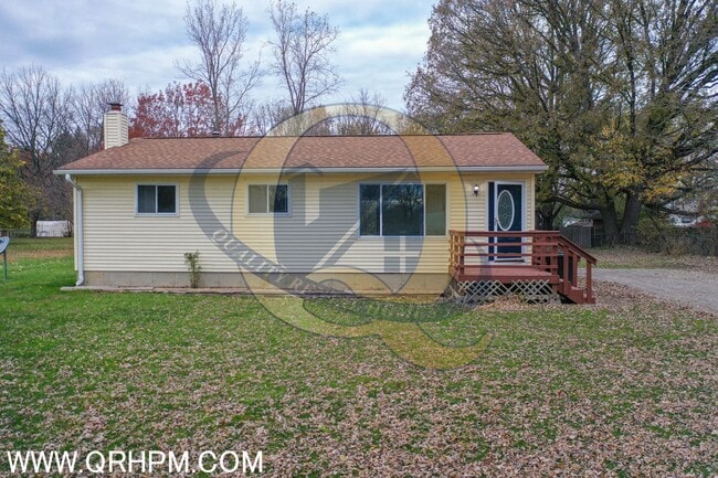 Building Photo - 3 bedroom, 1.5 baths Ranch home with a bas...