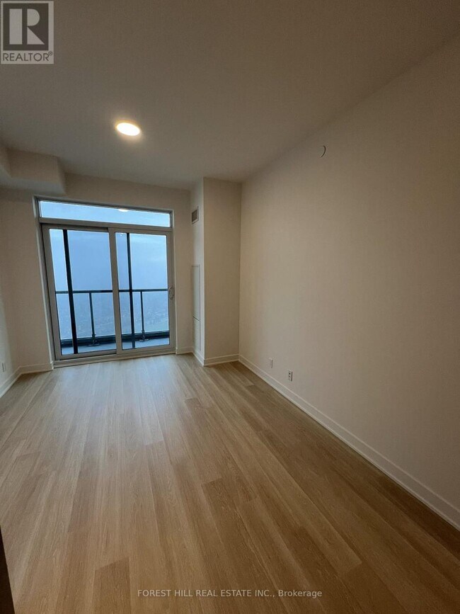 Building Photo - 30 Upper Mall Wy