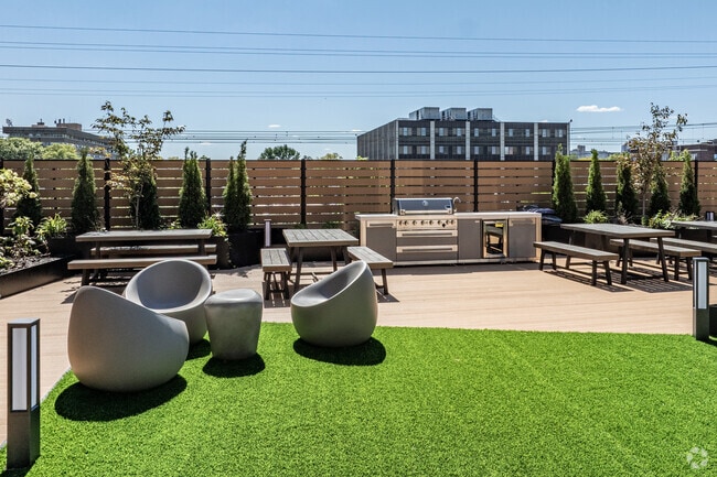 Rooftop Deck - Hue Soul