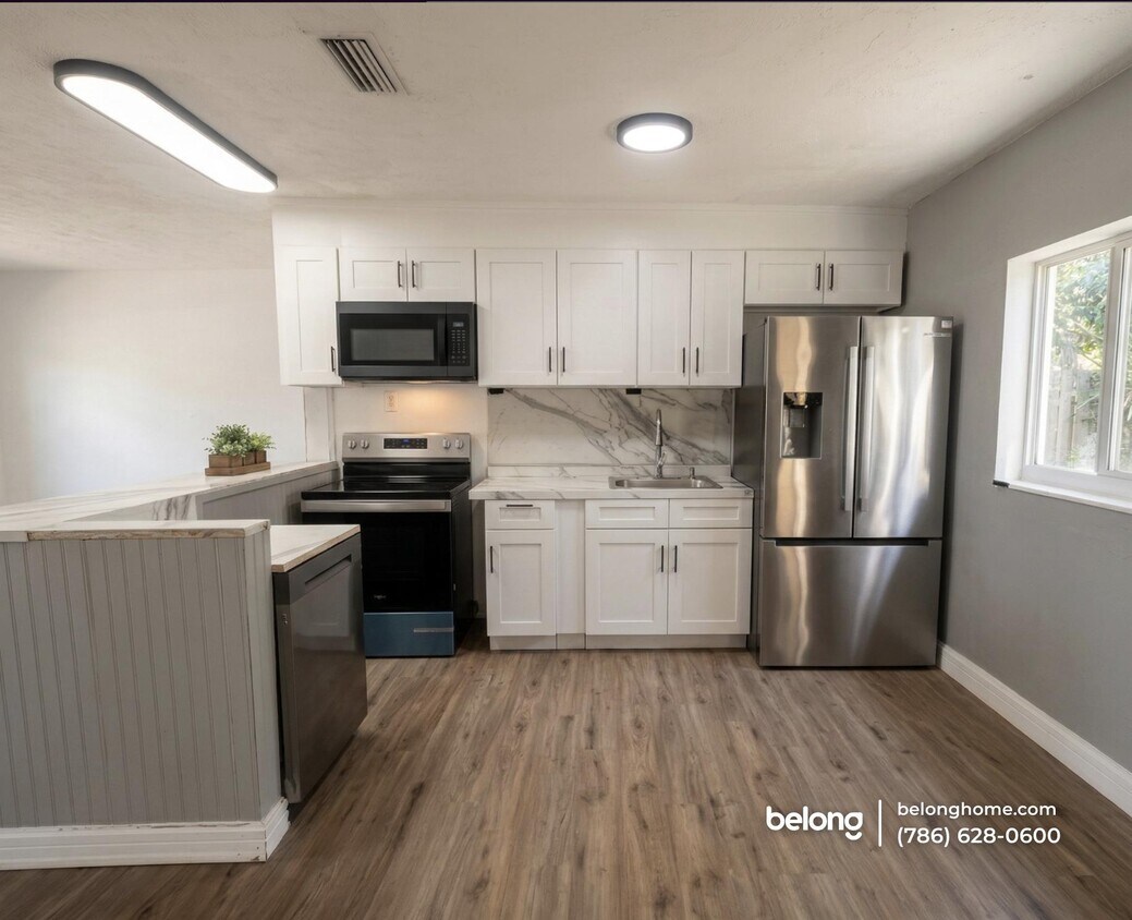 Foto del edificio - 540 NE 61st St