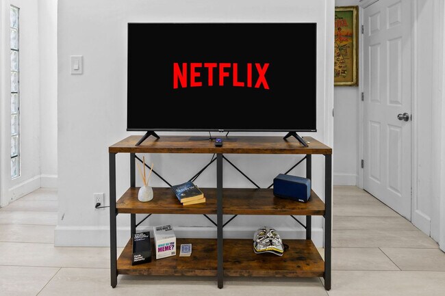 Building Photo - 1862 6th St