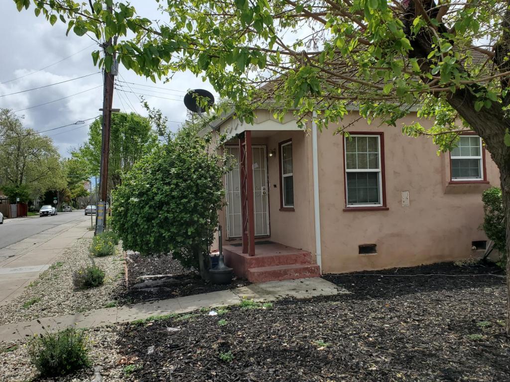 Foto principal - 2600 43rd St Sacramento 95817