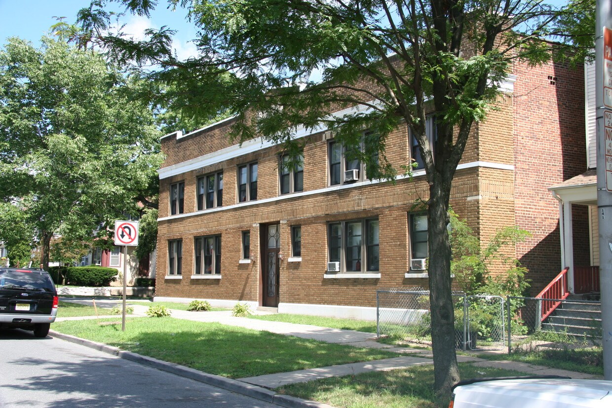 Primary Photo - 31-33 Park Ave