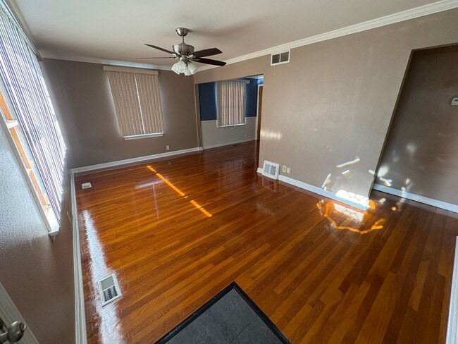 Photo - 1231 Hoyt Dr House