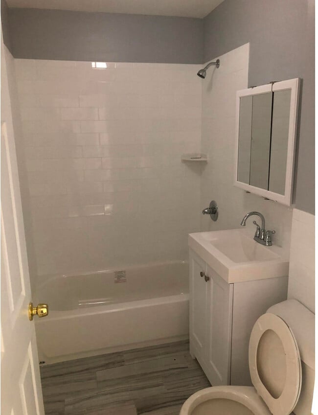 Building Photo - 146 Clendenny Ave