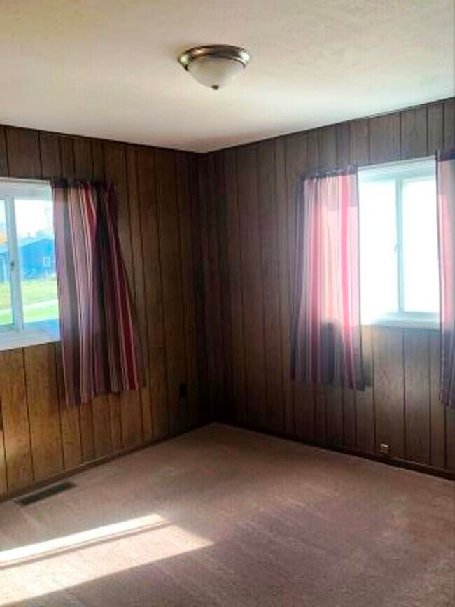 Building Photo - 360 Sycamore Tree Dr