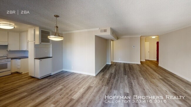 Building Photo - 310 S Hamel Rd Los Angeles CA 90048