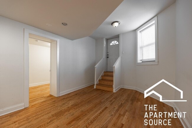 Photo - 4036.5 N Ashland Ave (Chicago, IL) Apartment