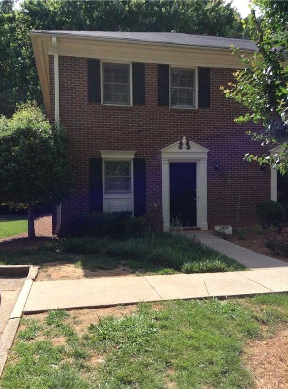 Building Photo - 136 Sterling Ct