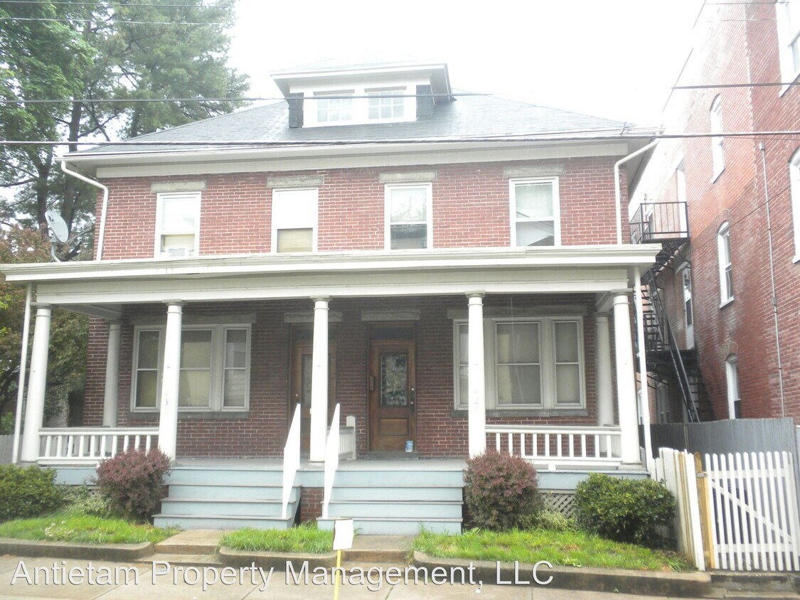430 N Locust St, Hagerstown, MD 21740 Room for Rent in Hagerstown, MD