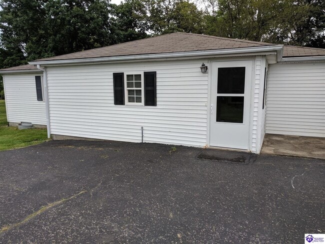 Foto del edificio - 638 Miller Rd