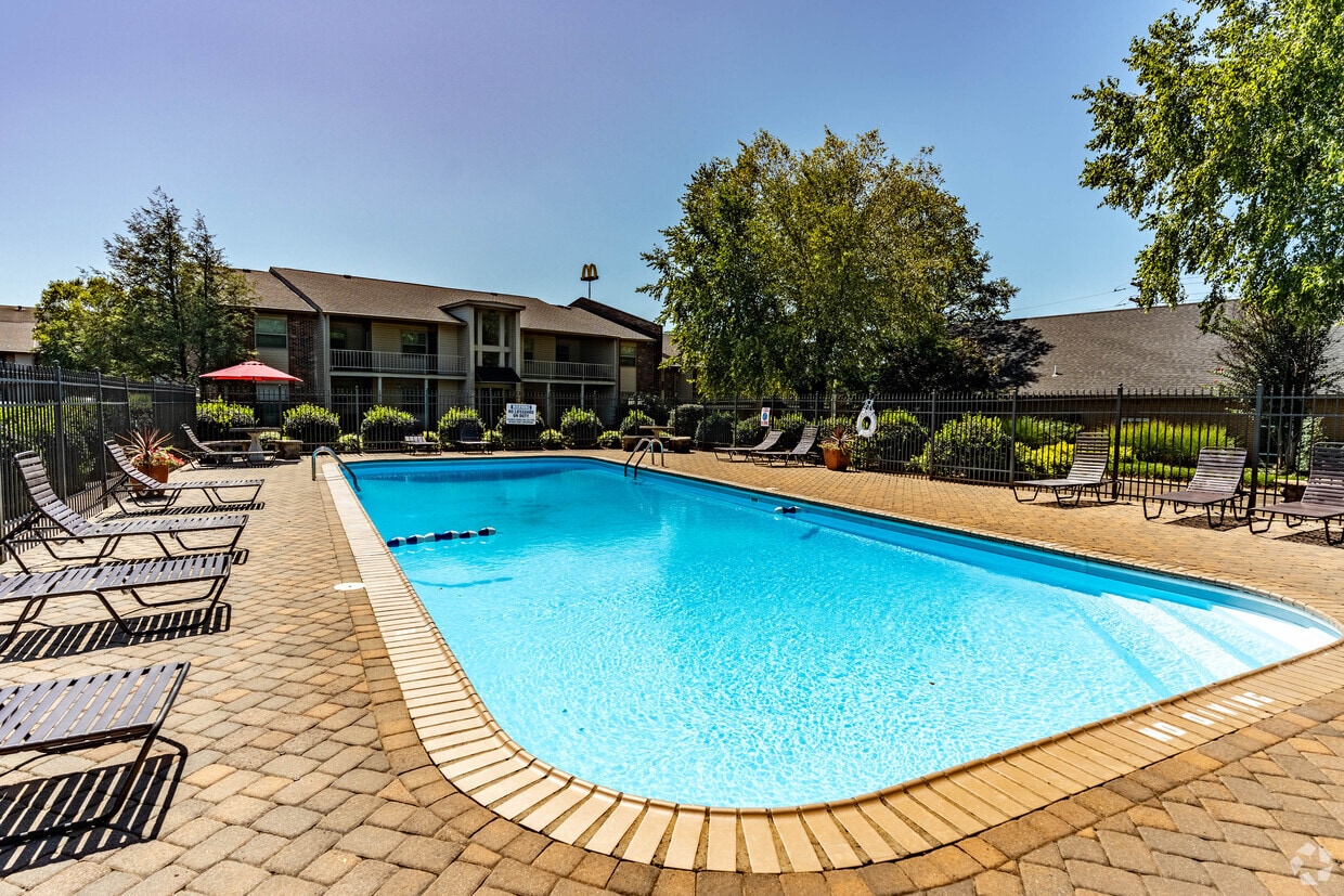 Ashton Parc Apartments in Bowling Green, KY