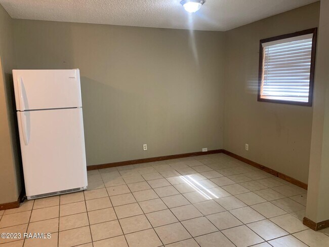 Foto del edificio - 279 Victoria Dr