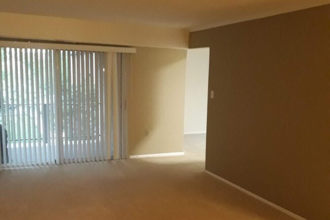 Sala de estar - 7722 Hanover Pkwy