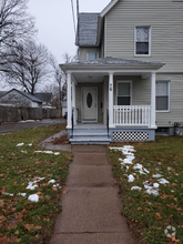 Building Photo - 76 Ridge St