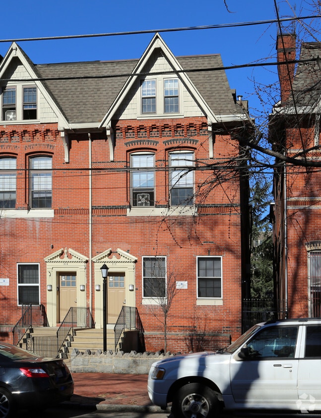 Primary Photo - University City Associates