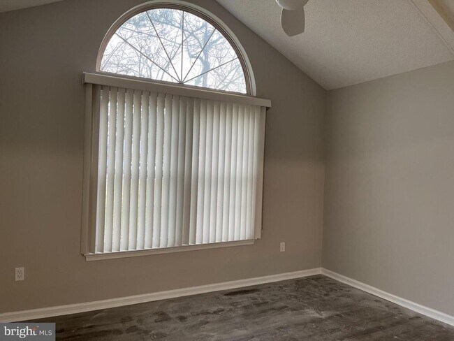 Foto del edificio - 570 Cedar Hollow Dr