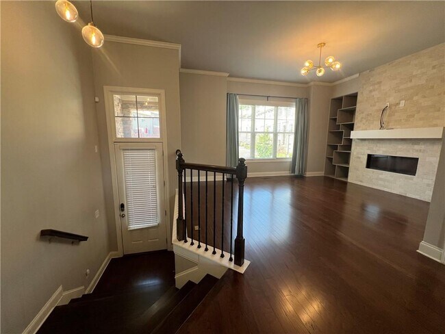 Building Photo - 1341 Harris Way S