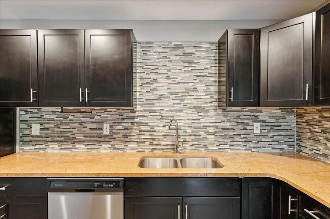 Foto del edificio - 4105 Harvest Ln