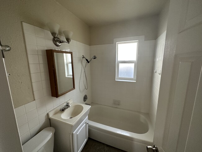 Building Photo - 1631 23rd Ave