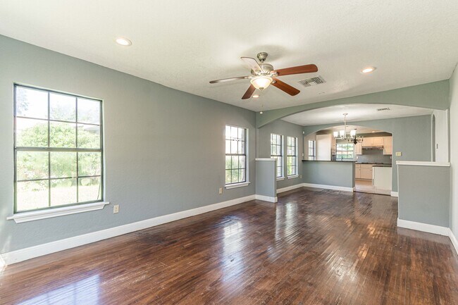 Building Photo - 315 Thomas Jefferson Dr