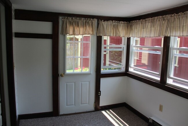 Building Photo - 56 Anawan St