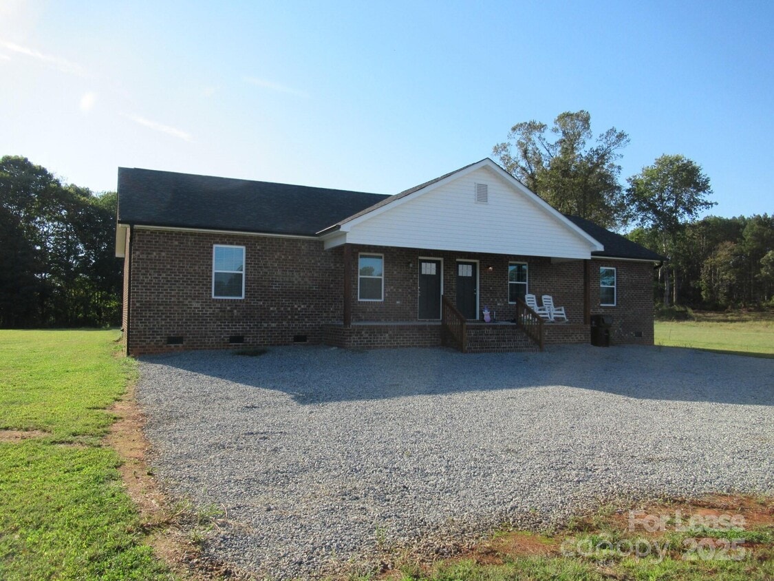 Foto principal - 419 Northbrook III School Rd