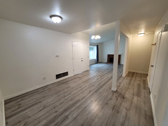 Building Photo - Single-Story 3-Bedroom House in Redlands!