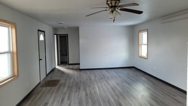 Foto del edificio - 409 S Madison Ave