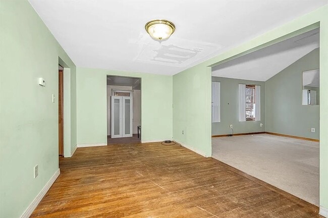 Building Photo - 126 Groton Rd