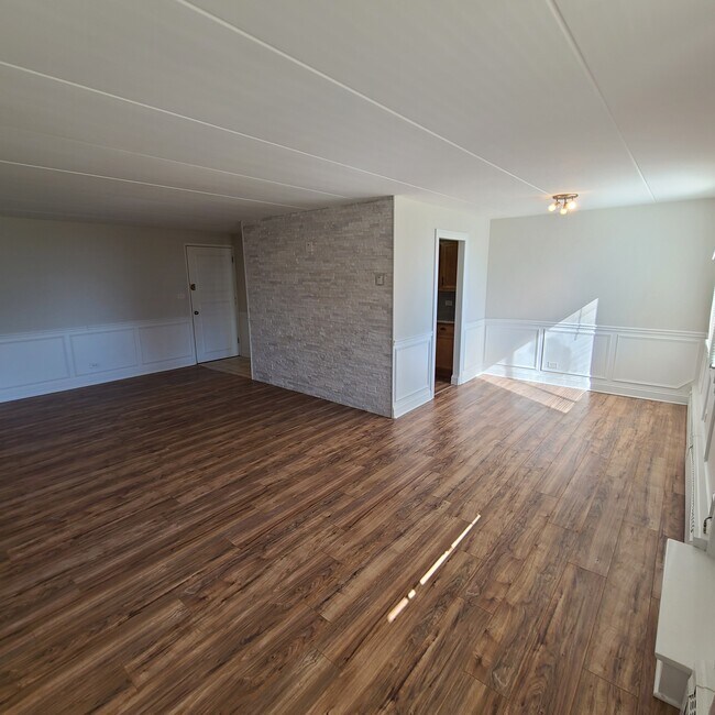 Foto del edificio - 225 S Rohlwing Rd