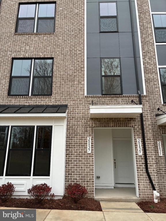 Building Photo - 20827 Cloongee Ter