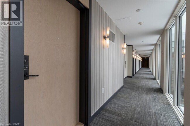 Building Photo - 150 Sabina Dr