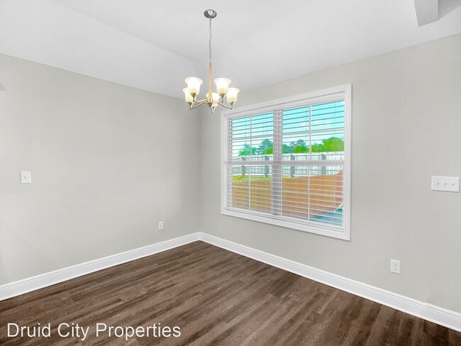 Building Photo - 3 br, 2 bath House - 5430 University Garde...