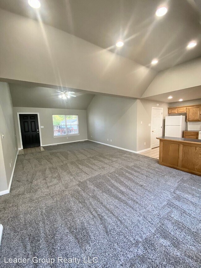 Building Photo - 2 br, 2 bath House - 303 E Modoc